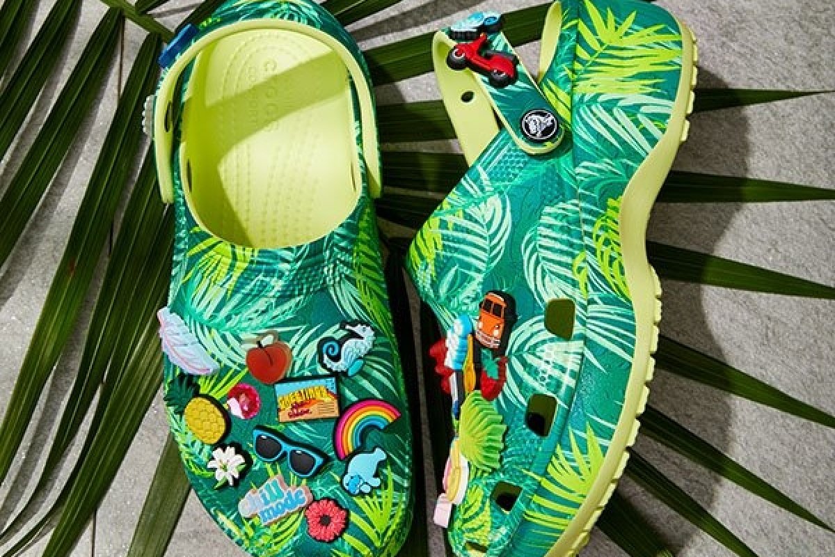 De olho no verão, Crocs lança coleção Tropical