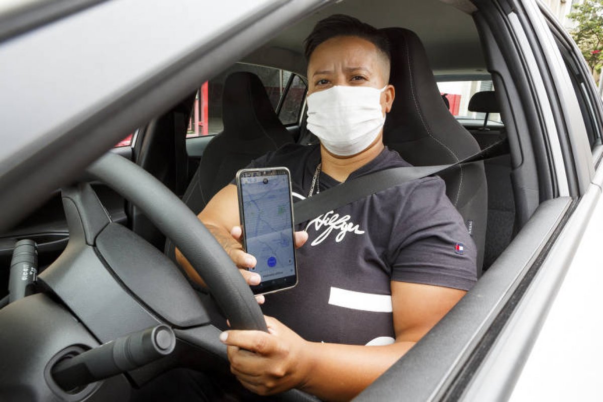 Aplicativos Uber e 99 anunciam reajuste do preço da corrida aos motoristas