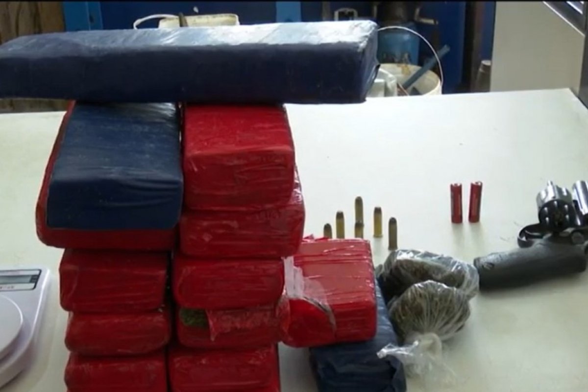 Polícia prende homem com 11kg de maconha em condomínio no sul da Bahia