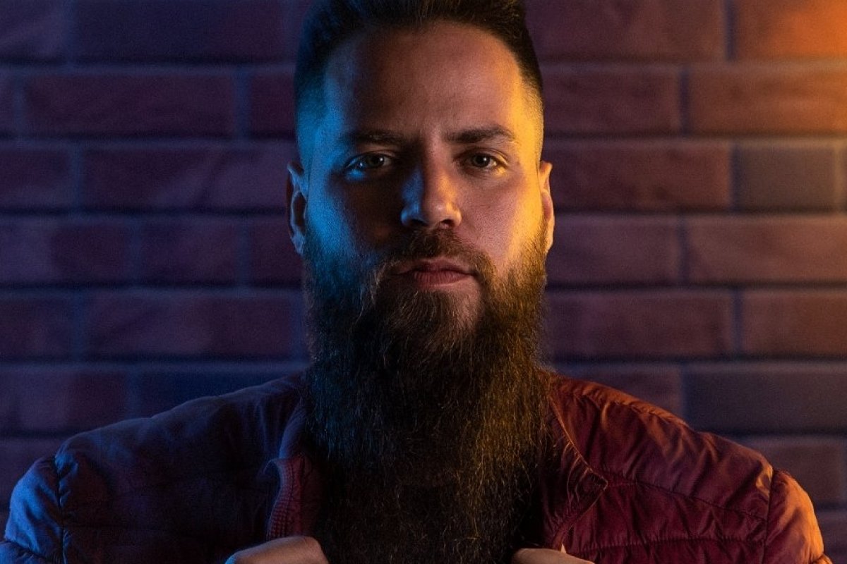 Pedro Isla lança música sobre momentos especiais com quem se ama