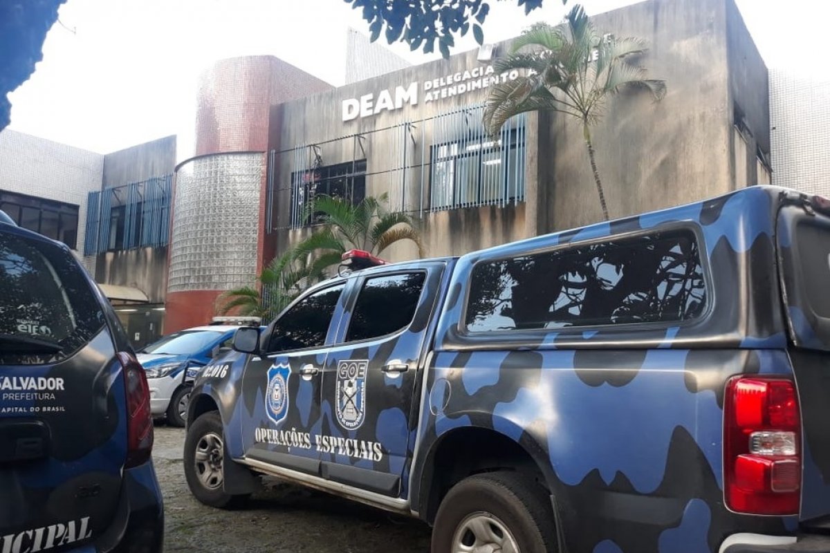 Homem acusado de agredir companheira com 14 facadas é preso em Bom Despacho