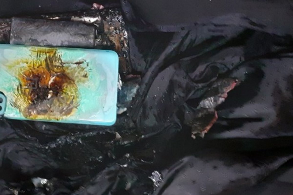 Advogado relata que OnePlus Nord 2 explodiu dentro de casaco
