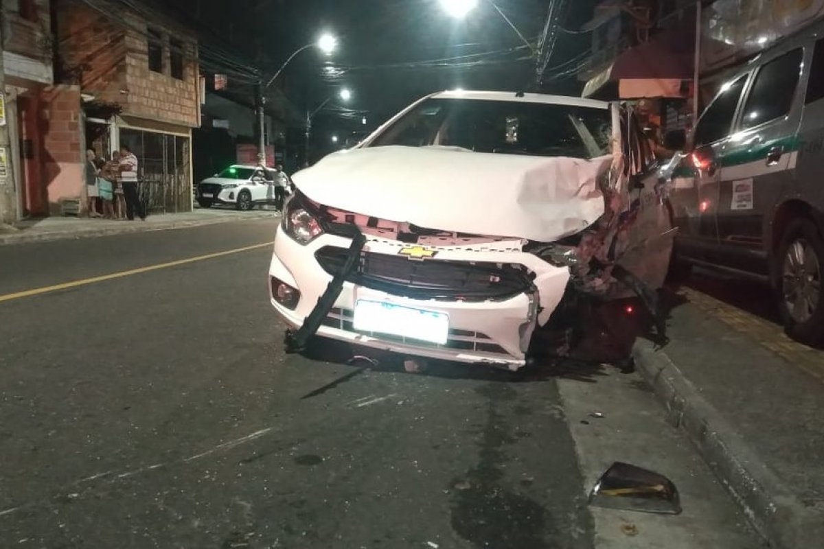 Taxista que passou mal ao volante e atropelou casal em Salvador tem alta médica