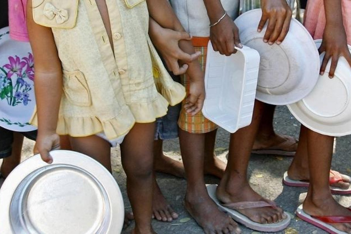 Renda das famílias mais pobres cai 21% durante a pandemia da Covid-19