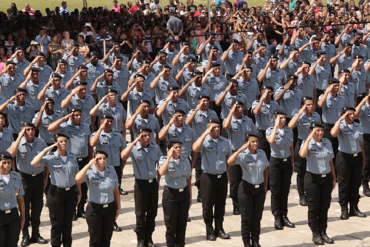 Witzel encerra programa que incentivava polícia do Rio a matar menos