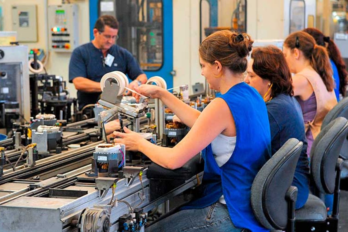 IBGE: serviços recuaram 0,7% de junho para julho na Bahia; índice foi o 10º pior do país