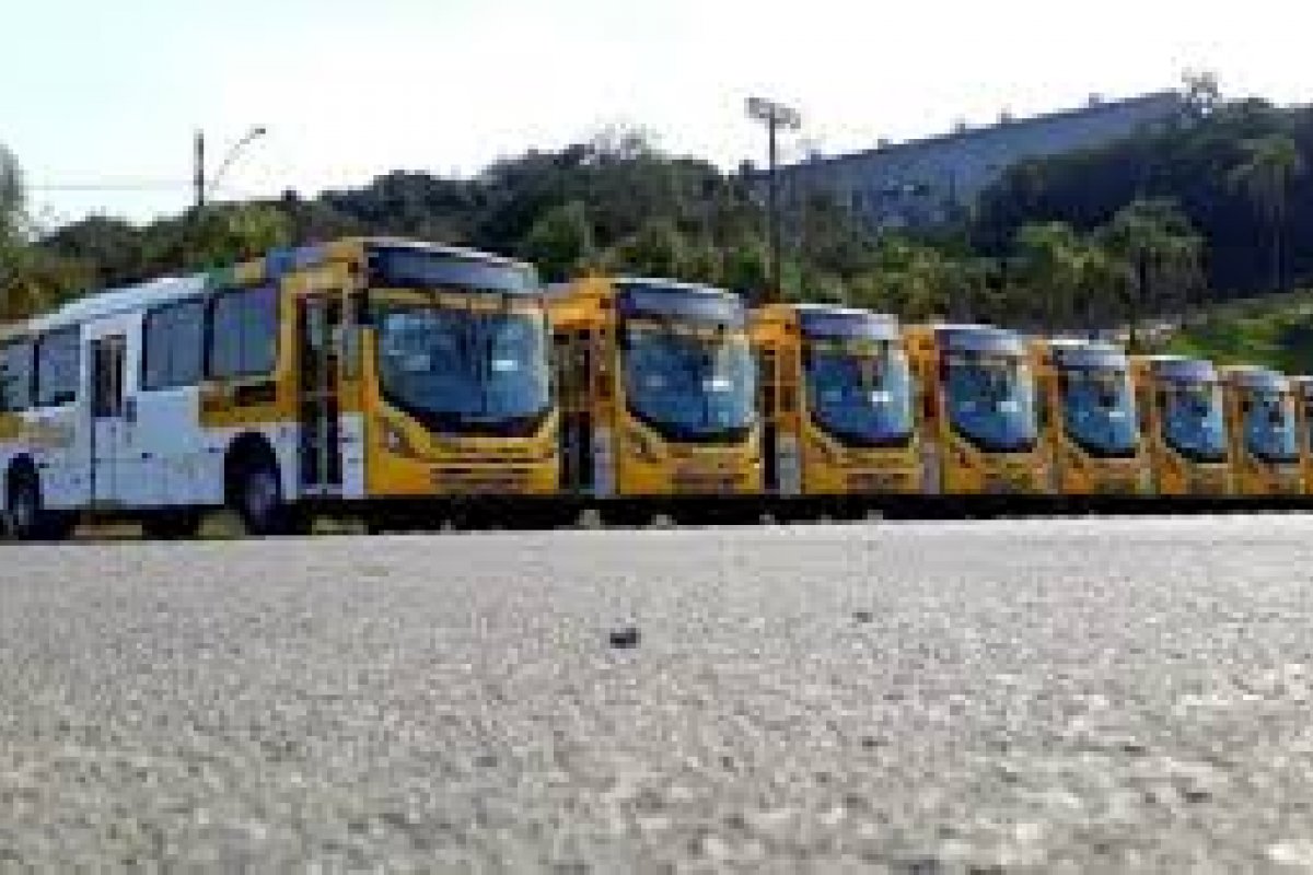 Dos 250 ônibus com ar condicionado que deveriam estar circulando, 81 ainda não estão em serviço