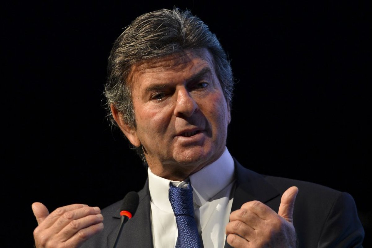  Luiz Fux nega que STF interfira de forma espontânea em assuntos políticos