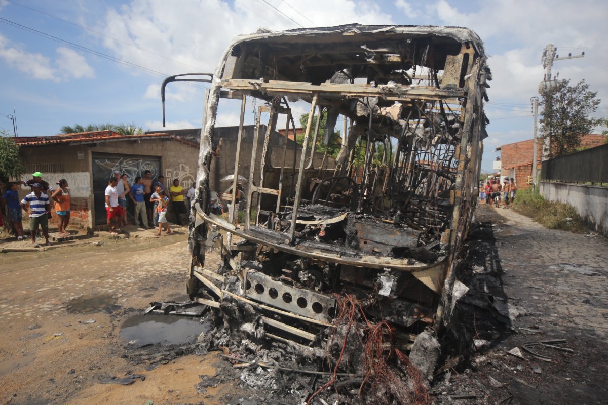 Presos no Ceará sete suspeitos de incendiar veículos