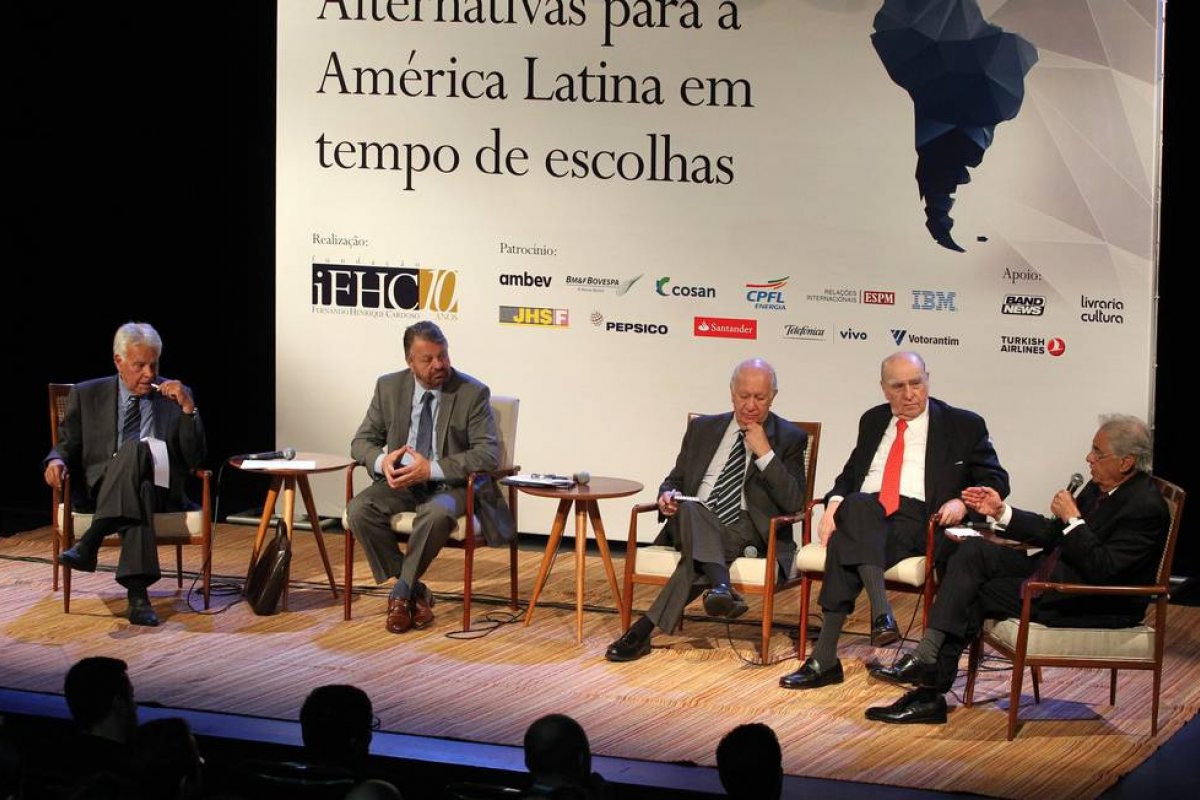 Ex-presidentes organizam vigília online pela democracia brasileira