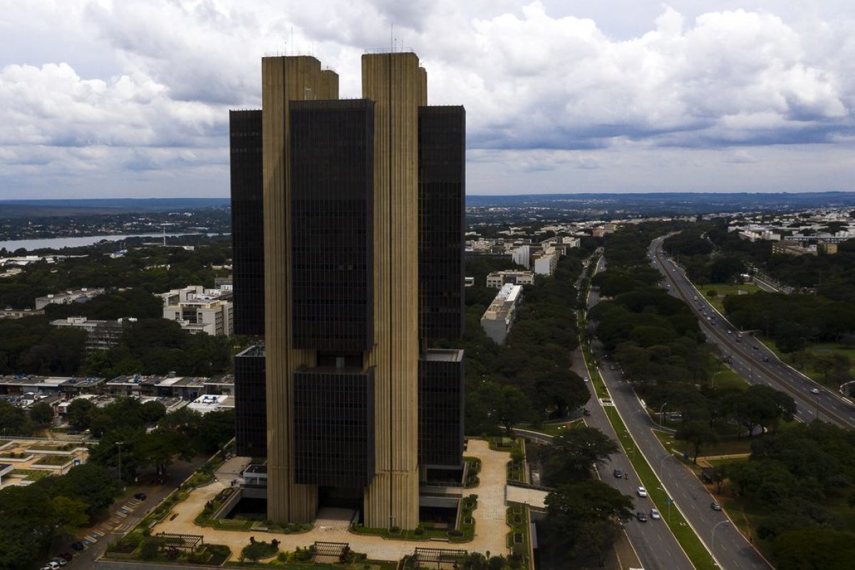 Juros básicos podem ter maior alta em 21 anos