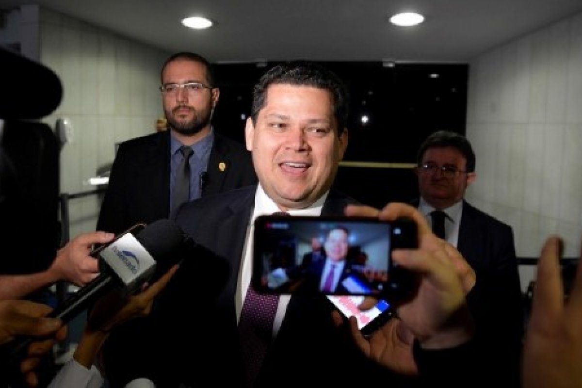 CCJ do Senado remarca reunião para votar a PEC da Previdência