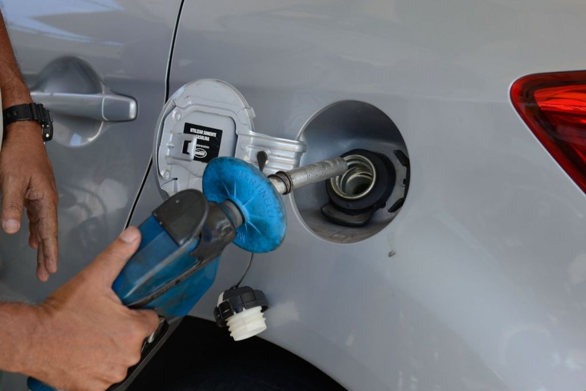 Governo autoriza postos a venderem gasolina de qualquer marca
