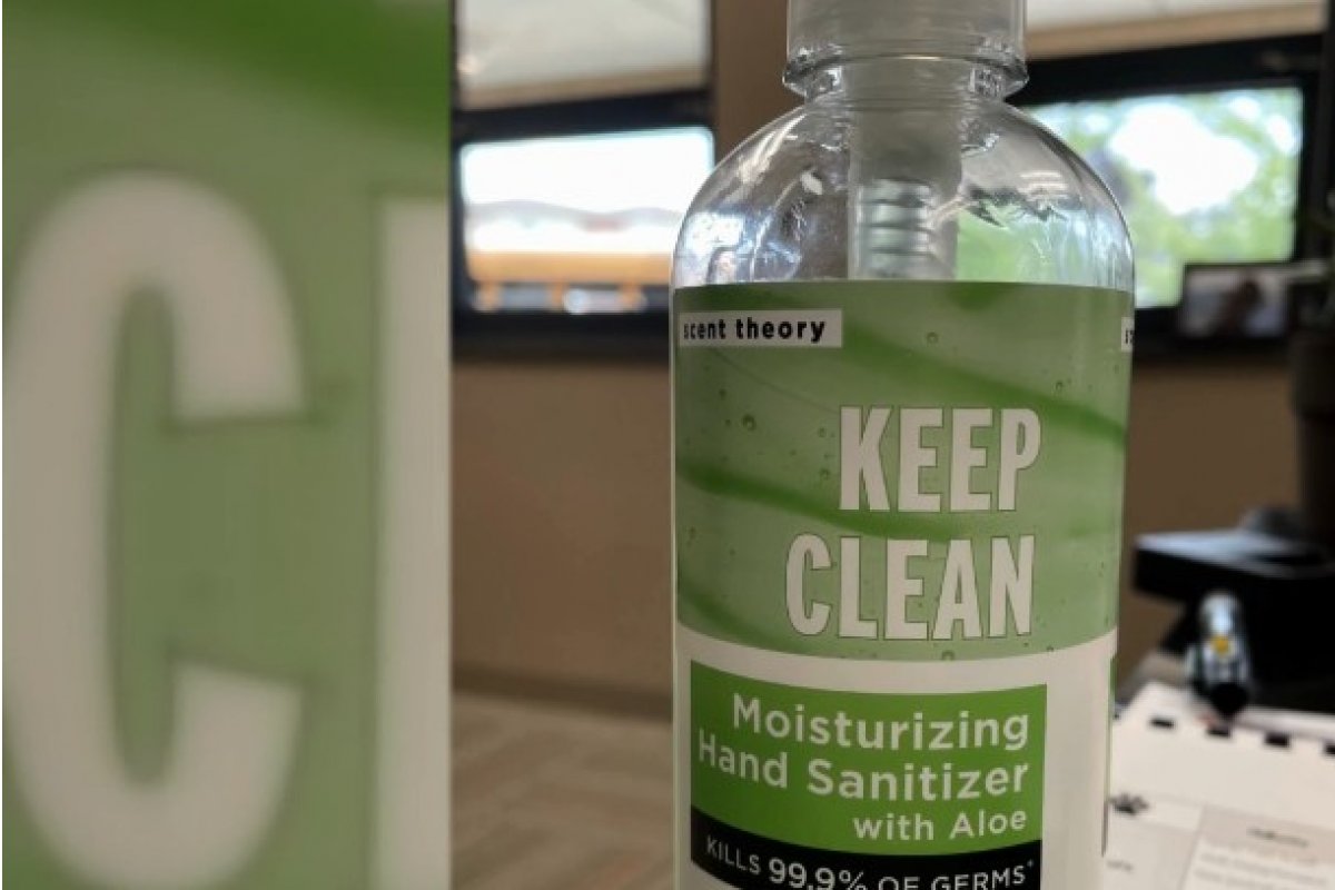 Criança de 5 anos ingere álcool em gel e sofre intoxicação na Pensilvânia