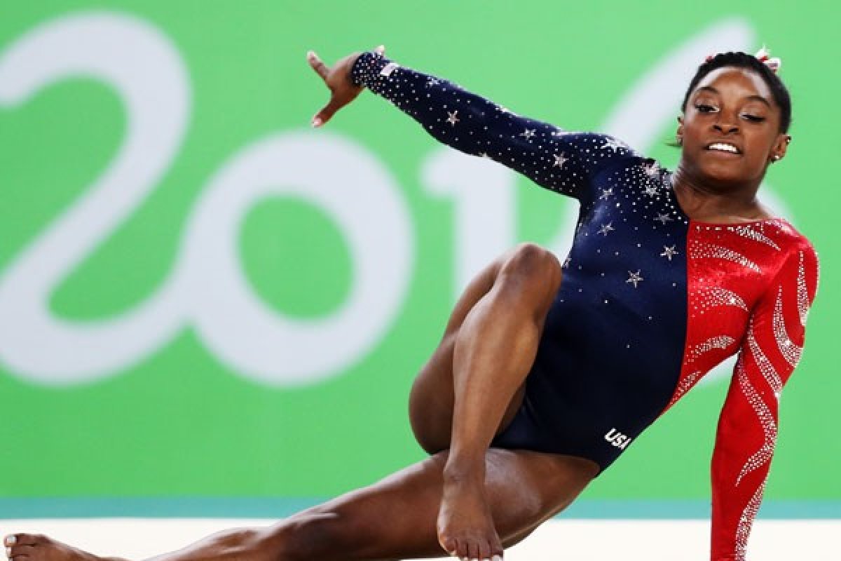 Em audiência, Simone Biles culpa federação de ginástica por abusos de atletas