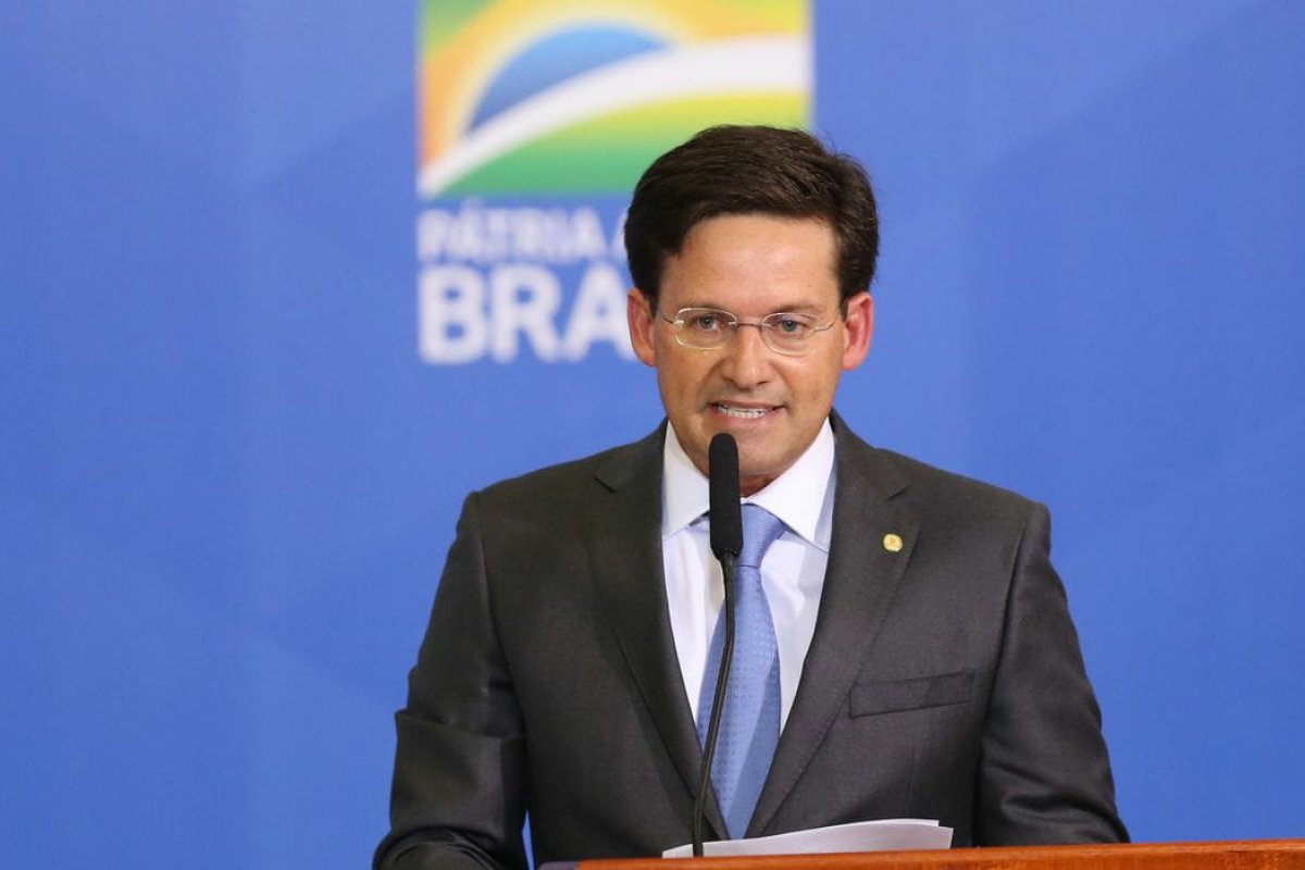 João Roma participa de entrega de casas em Salvador