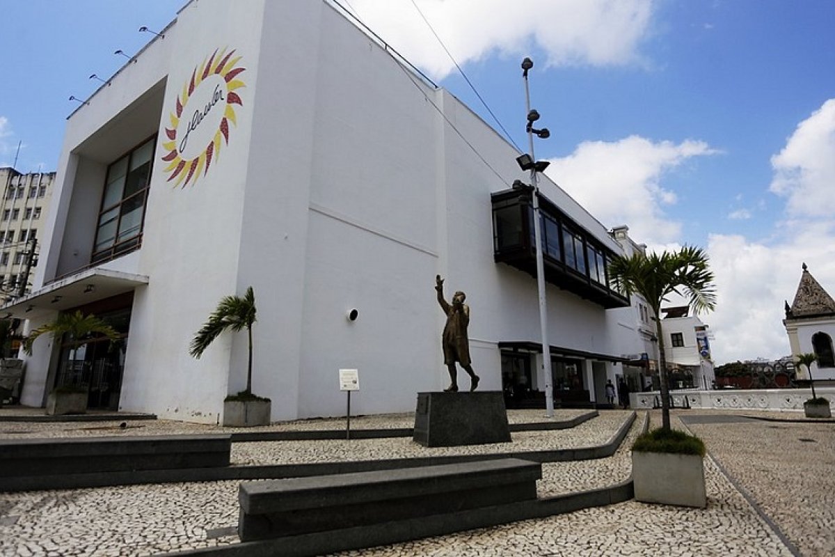 Itaú anuncia fechamento do espaço Glauber Rocha, em Salvador