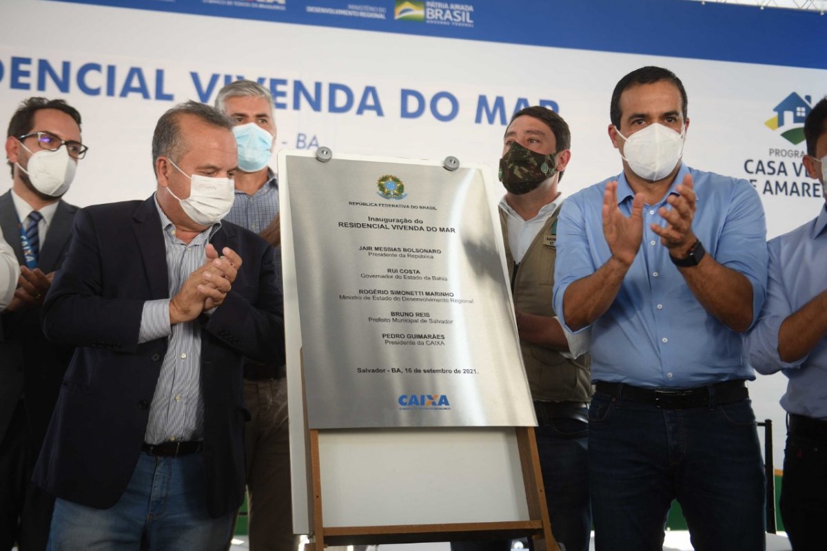 Ministro Rogério Marinho participa de entrega de moradias de residencial em bairro de Salvador