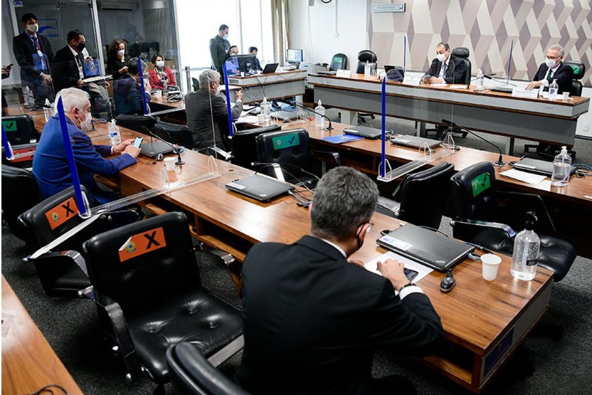 CPI diz ao STF que depoentes abusam do direito ao silêncio