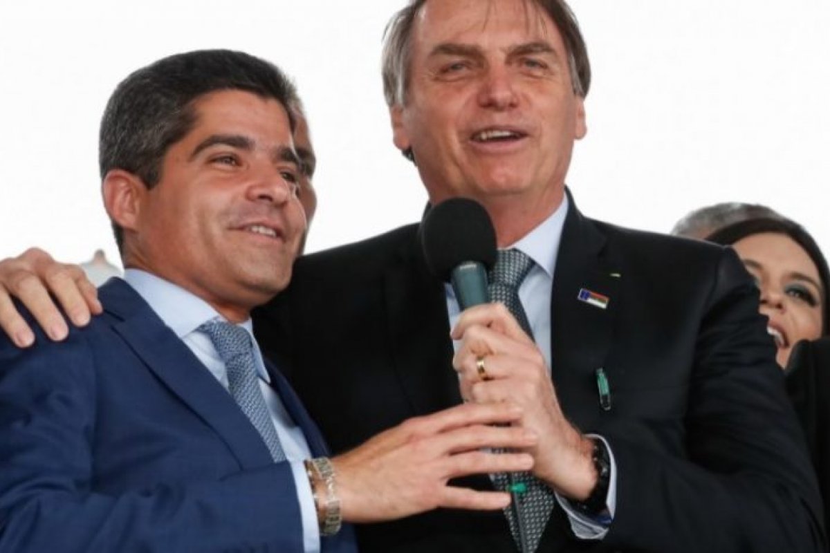 Eduardo Bolsonaro: “Não subiria num palanque com ACM Neto”