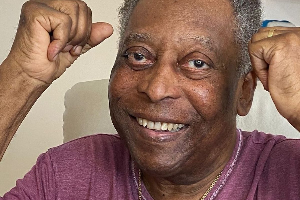 Pelé tem piora e volta para UTI no Albert Einstein, em São Paulo