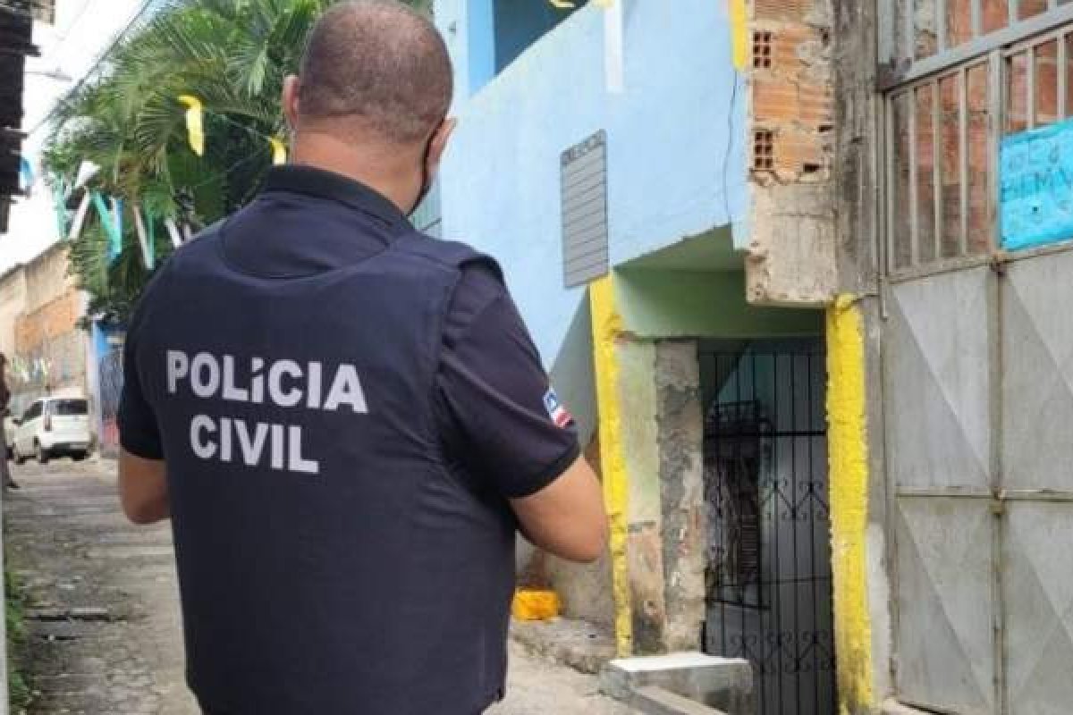 Homem acusado de agredir companheira é preso em flagrante