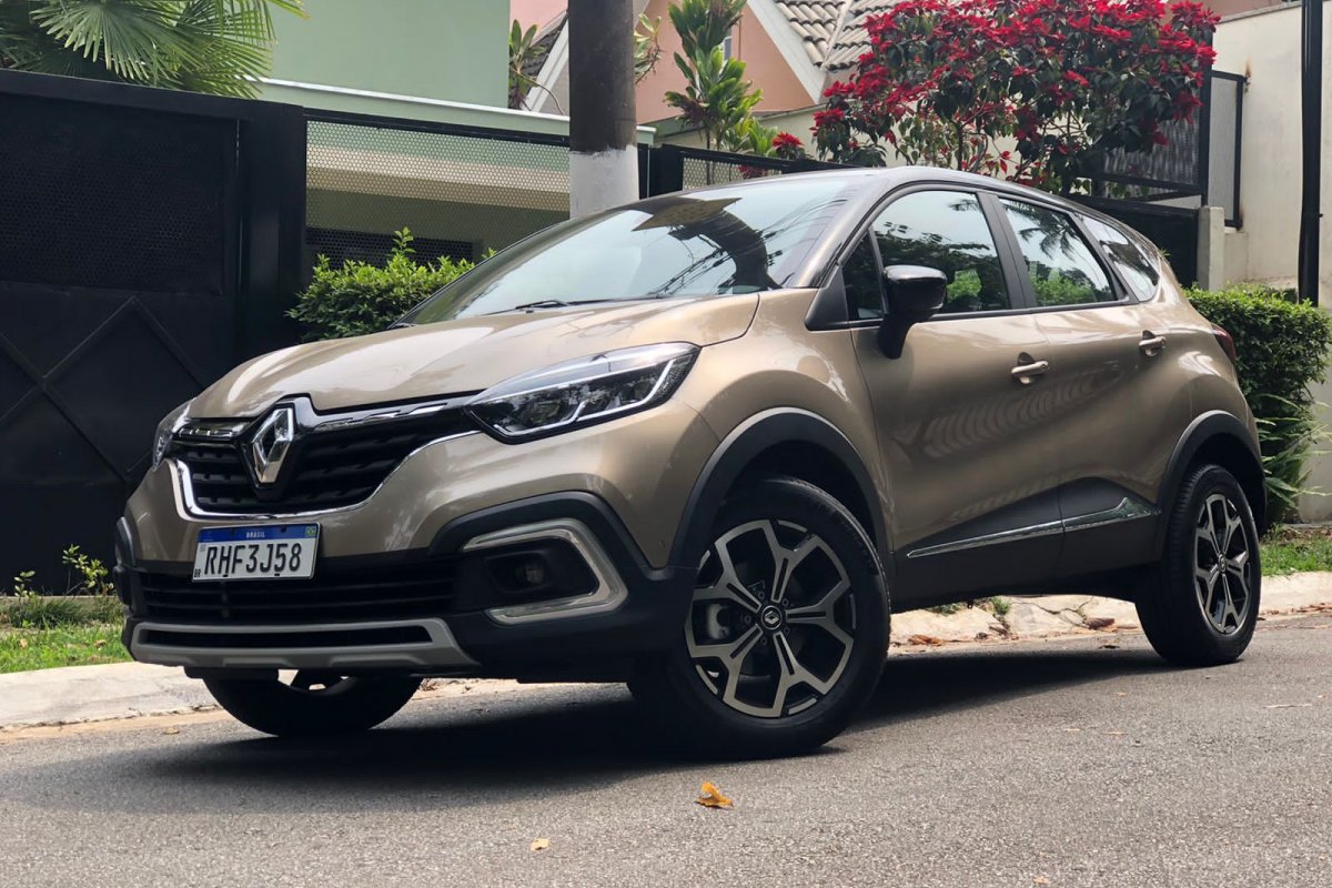 Farol da Bahia avalia o novo Captur 1.3 turbo