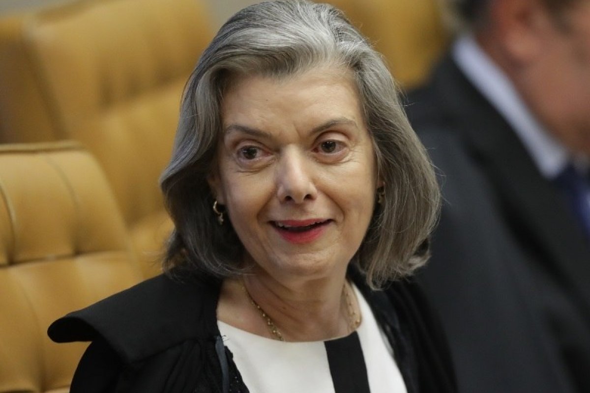 Por descumprimento de prazo para manifestação, Cármen Lúcia determina que PGR devolva ações