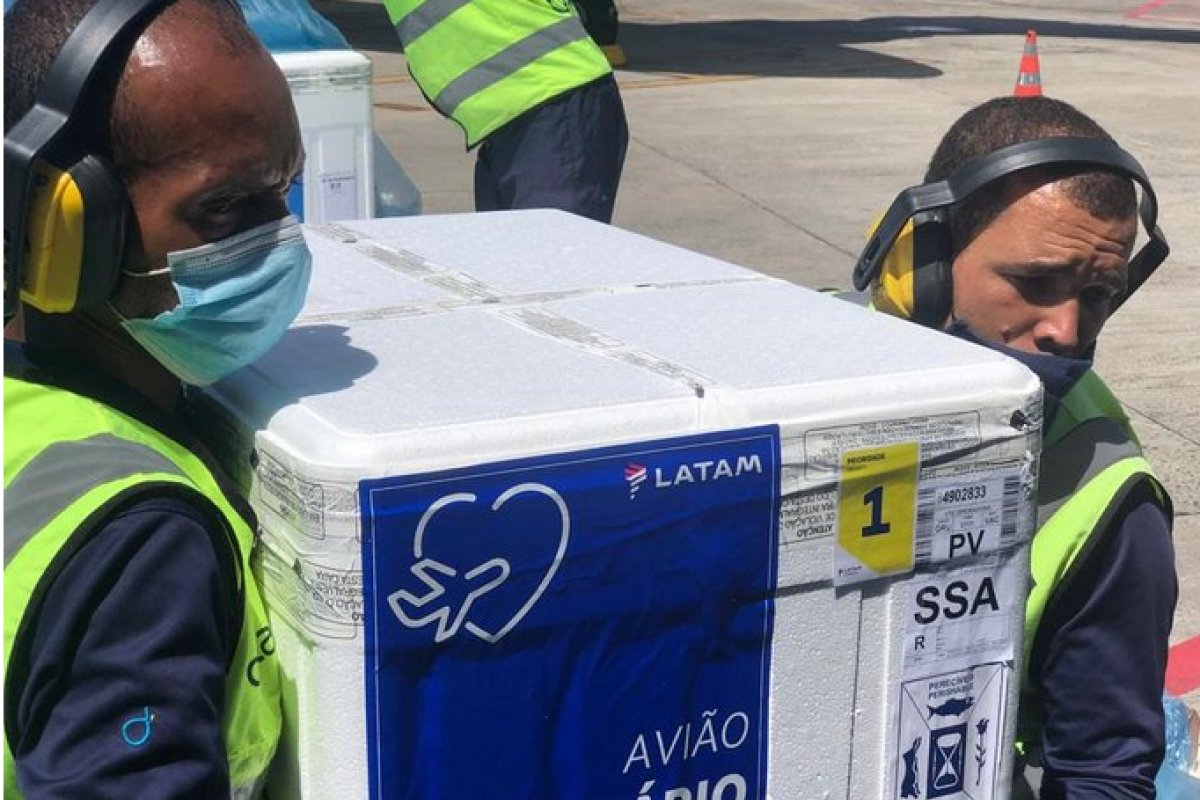 Governo Federal entrega mais 371.800 doses de vacinas contra a Covid-19 à Bahia