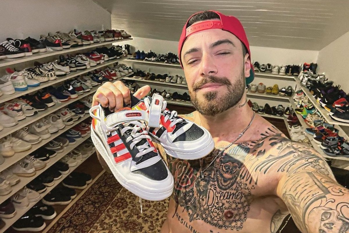Felipe Titto mostra closet gigante com mais de 500 pares de tênis e web reage