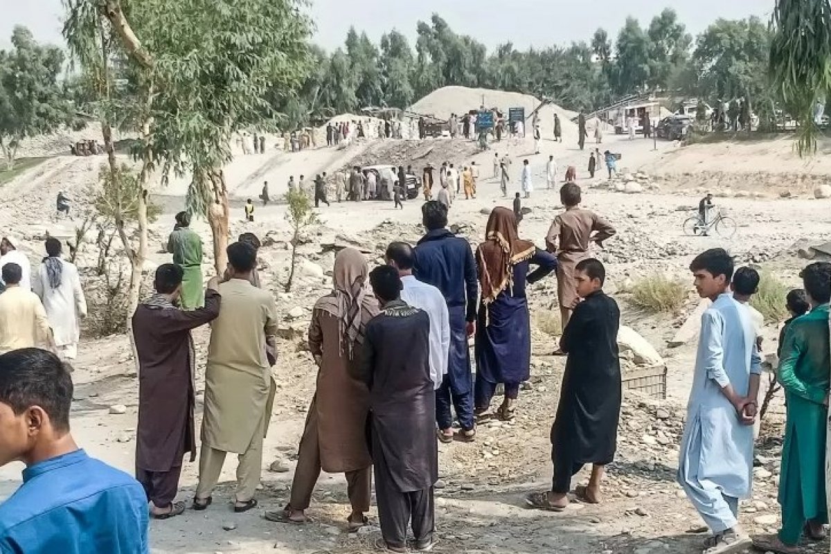 Veículos com combatentes do Talibã é atacado no Afeganistão