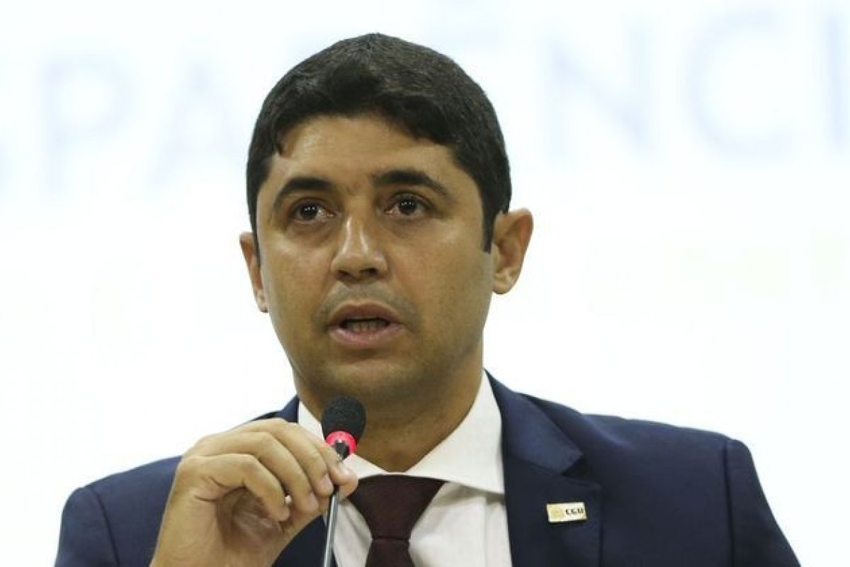 CPI da Covid ouve o ministro da CGU, Wagner Rosário, nesta terça-feira (21)
