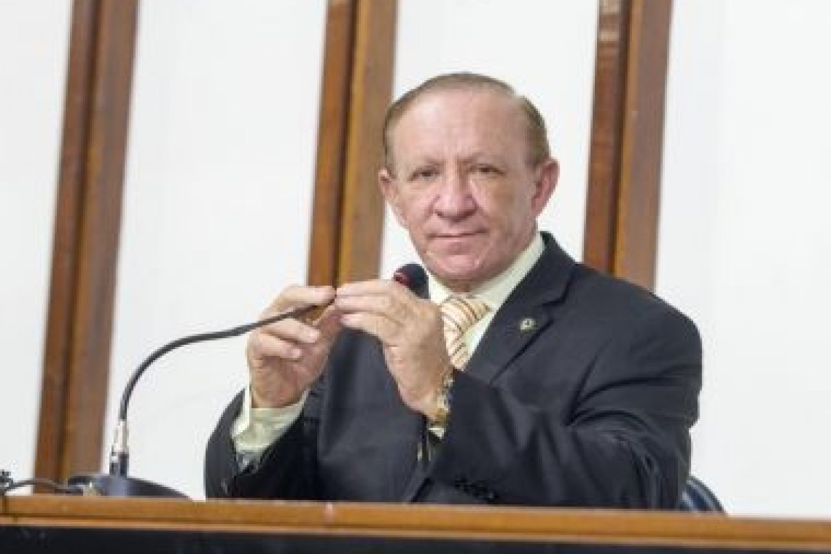 Após infarto, deputado baiano passou por 3 procedimentos cardíacos e segue na UTI