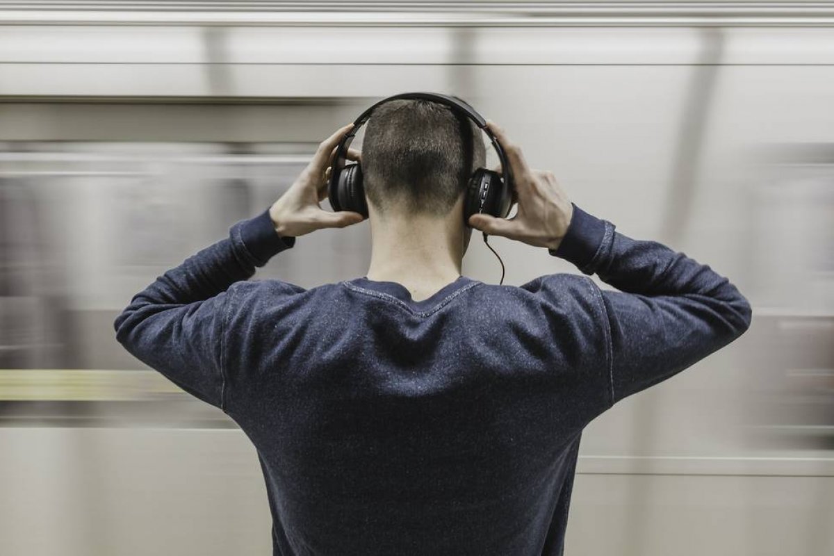 Musicoterapia é eficaz no tratamento de doenças como Alzheimer, autismo e hipertensão