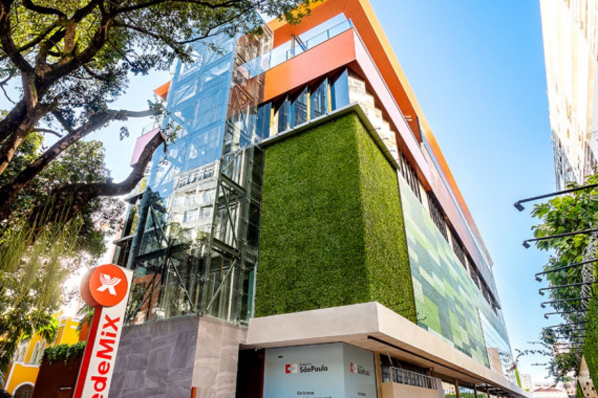 Duas mulheres são presas por furto em supermercado no Corredor da Vitória