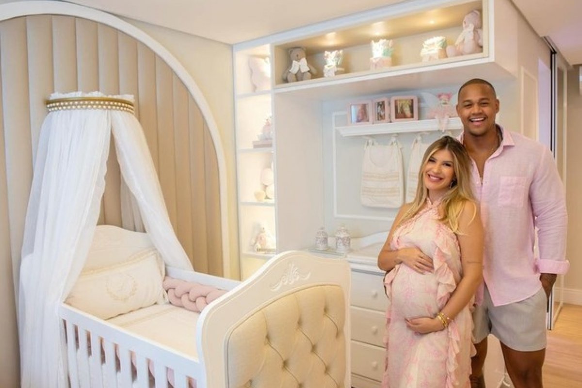 Veja fotos! Ansiosos com a chegada da primeira herdeira, Lore Improta e Léo Santana mostram o quartinho de Liz