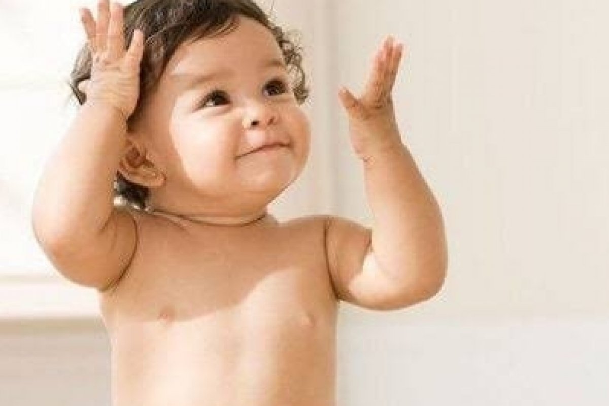 Por que é importante que o bebê aprenda a se sentar?