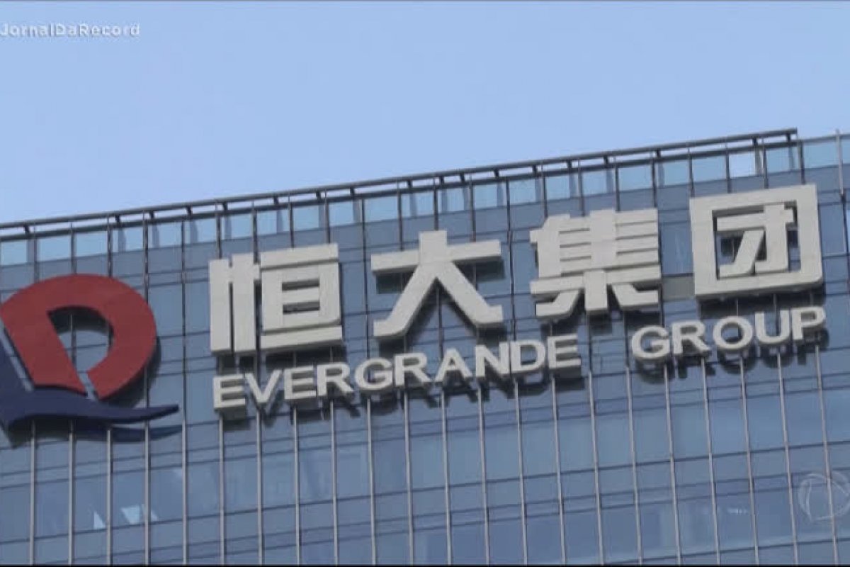 Evergrande divulga pequeno acordo para dar breve alívio ao mercado