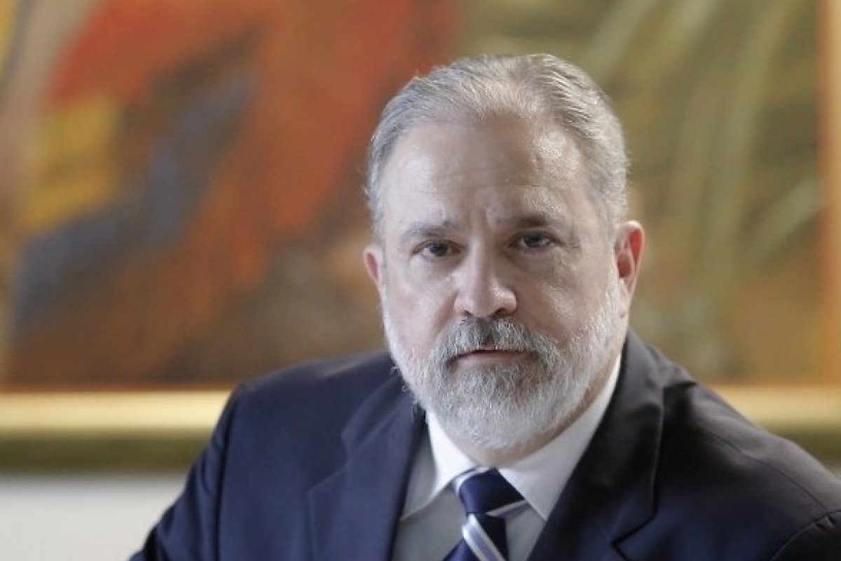 Senador dispara durante sabatina de Augusto Aras "Ladrão não tem partido, nem ideologia e nem status, deve ser tratado como ladrão!"