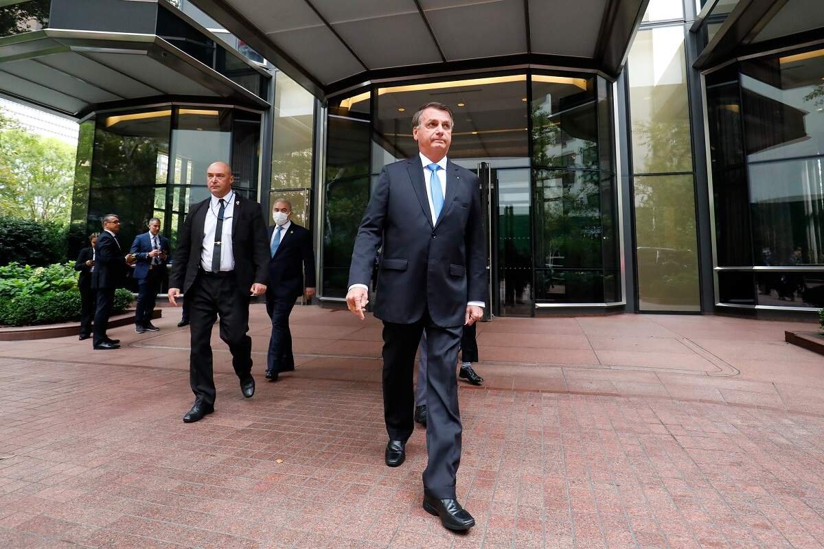 De volta ao Brasil, Bolsonaro cancela viagem e motociata agendada no Paraná