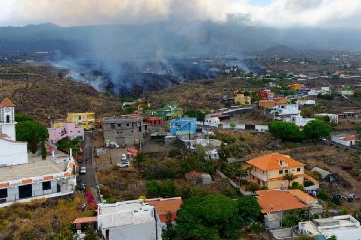 Lava do vulcão na Espanha deve chegar ao mar em breve