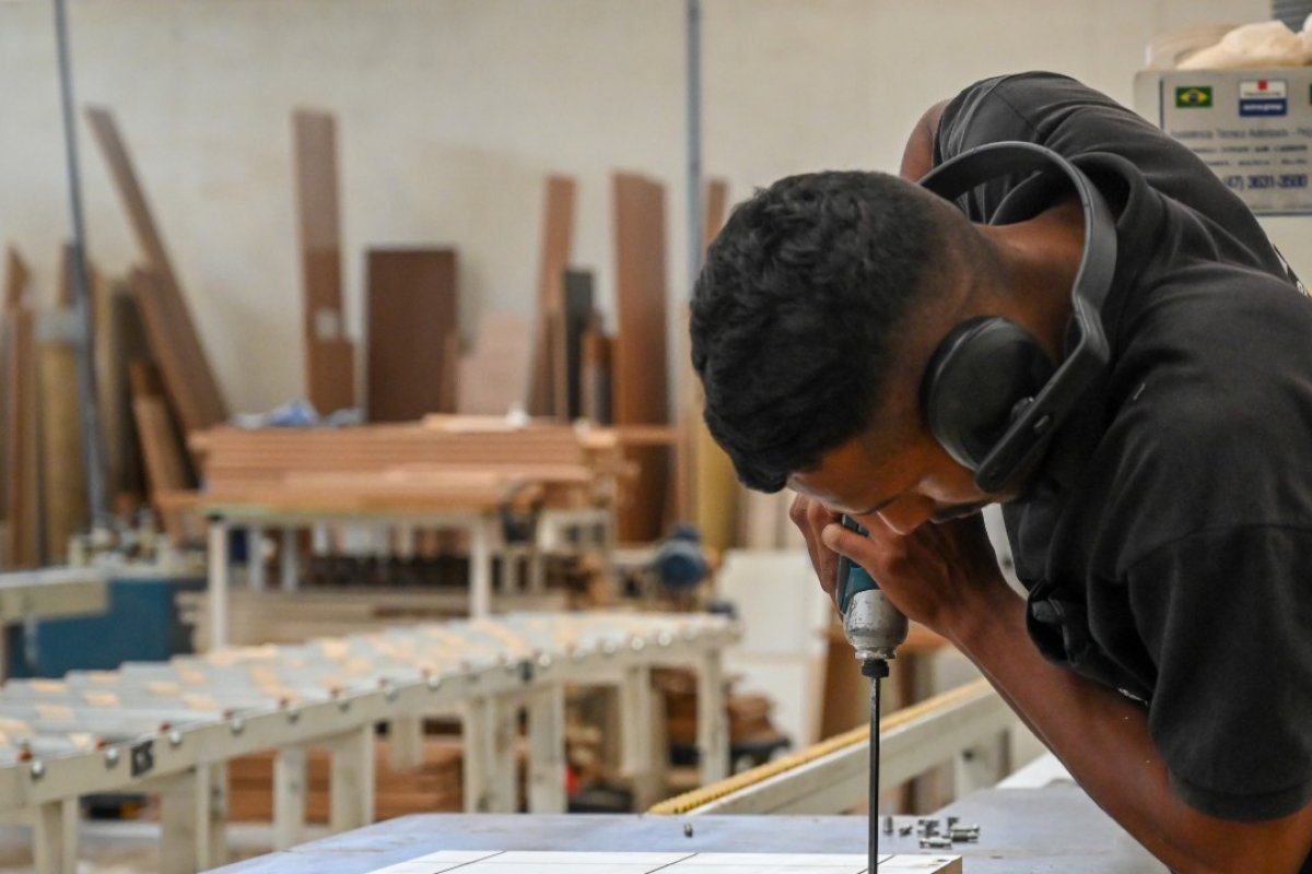 Entidades da indústria criticam aumento da taxa Selic