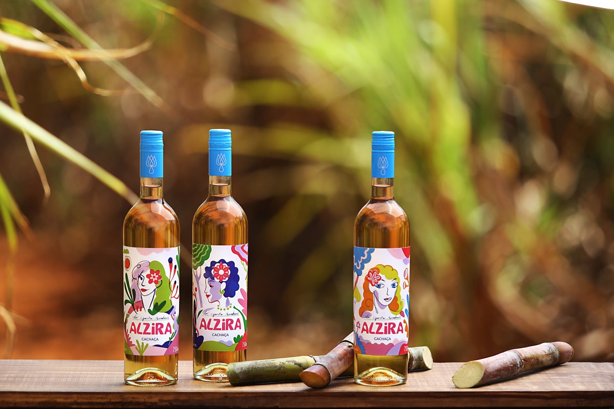 Chega ao mercado a ALZIRA Cachaça, continuação de um legado de amor transformado em realidade e transmitido através de gerações