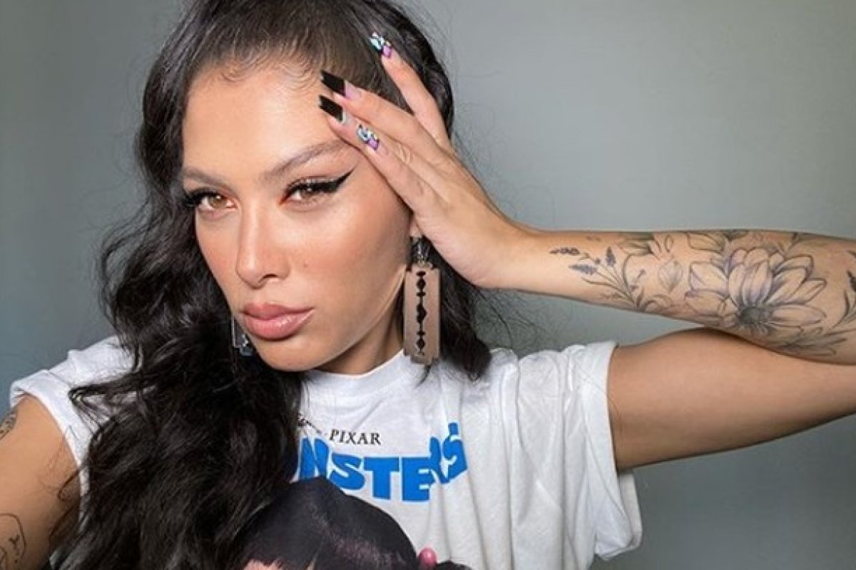 Atriz da Globo é agredida ao ser vítima de transfobia em Porto Seguro, no sul da Bahia