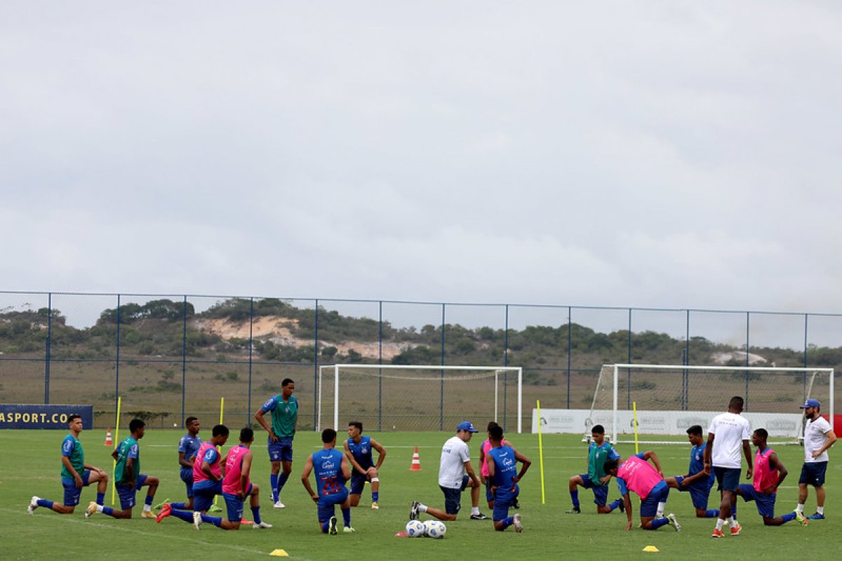 Com salários atrasados, jogadores do Bahia se reúnem e decidem não dar mais entrevistas