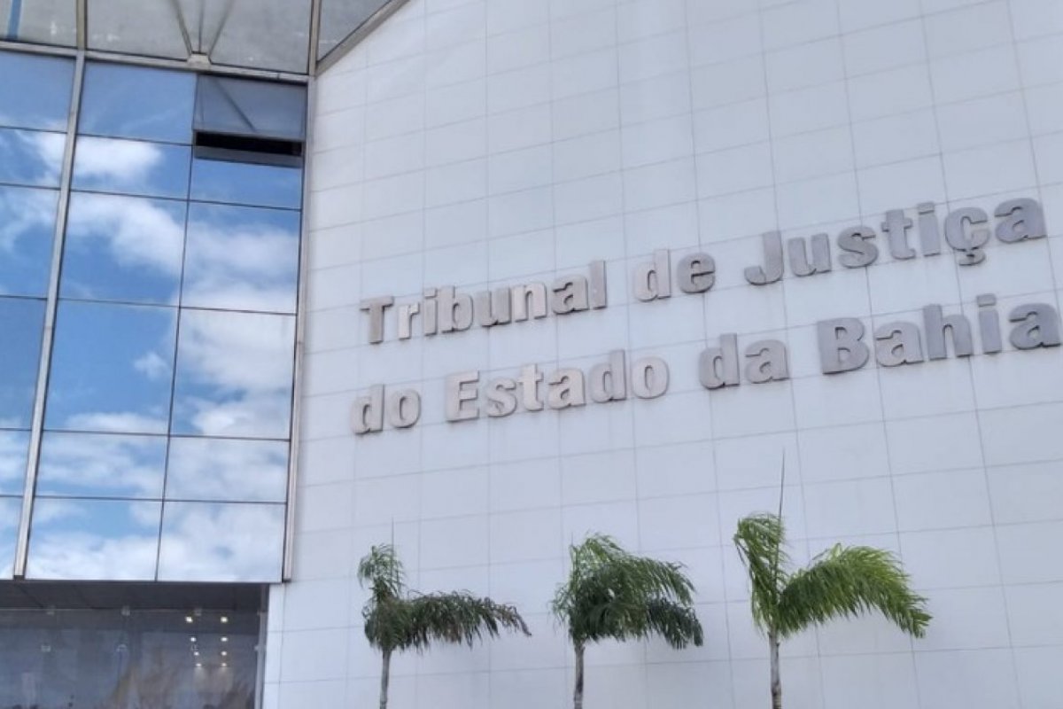 Justiça condena homem a 21 anos de prisão por feminicídio em retorno das sessões do júri na Bahia