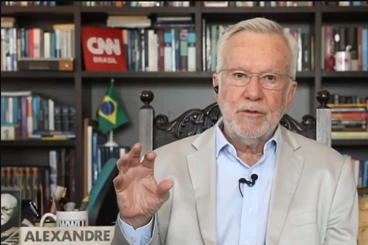 Alexandre Garcia é demitido da CNN por defender tratamento considerado ineficaz