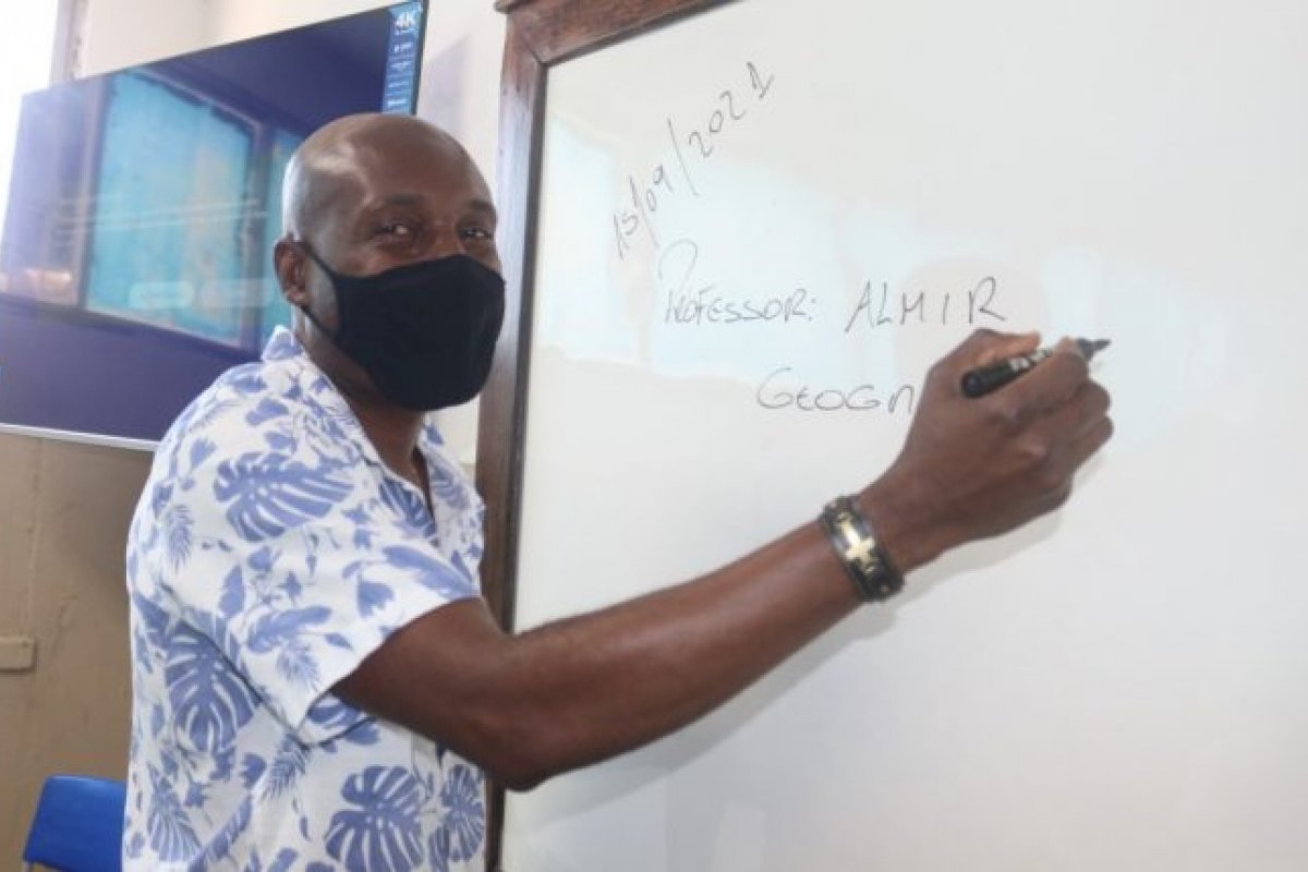 Governo nomeia último grupo de aprovados em concurso para a rede estadual de ensino