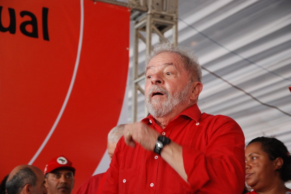 TRF nega pedido de Lula para incluir mensagens em processo do sítio