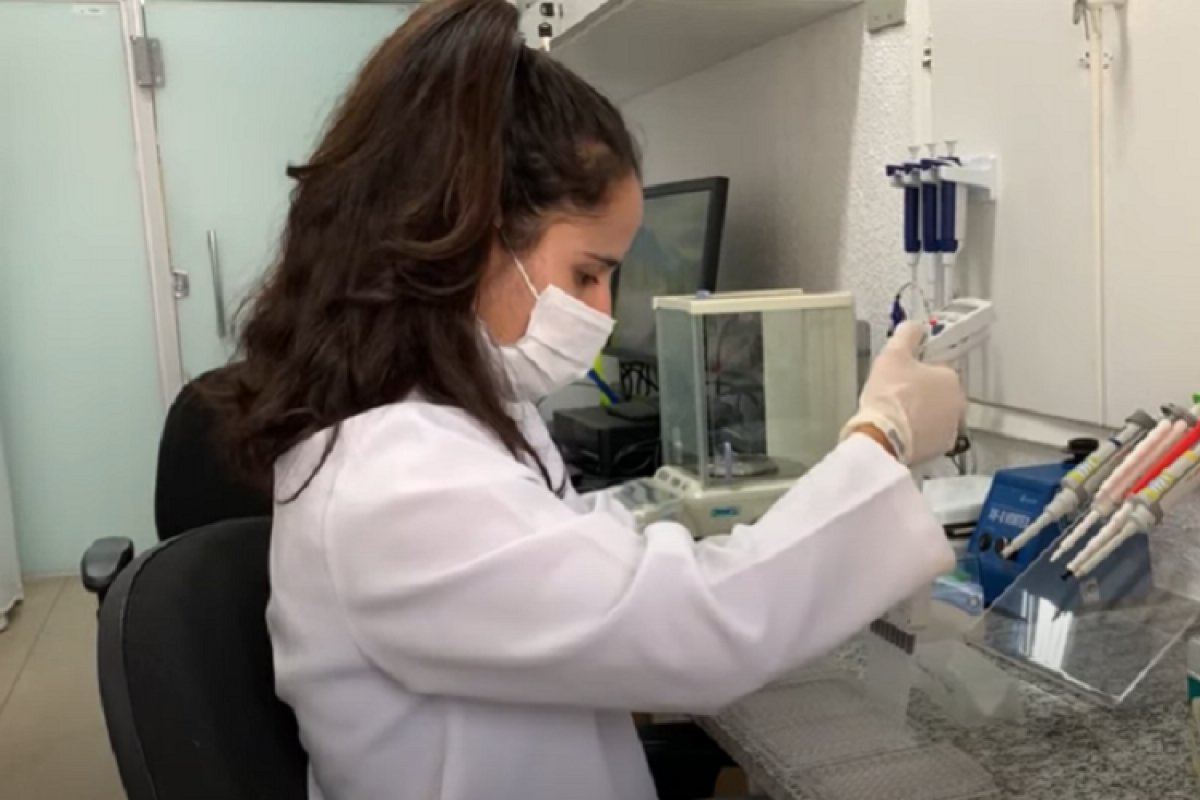 Vacina pode proteger mães e bebês dos efeitos do uso de cocaína na gravidez, diz pesquisa da UFMG